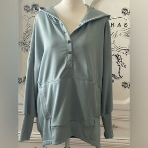 Over sized green pullover